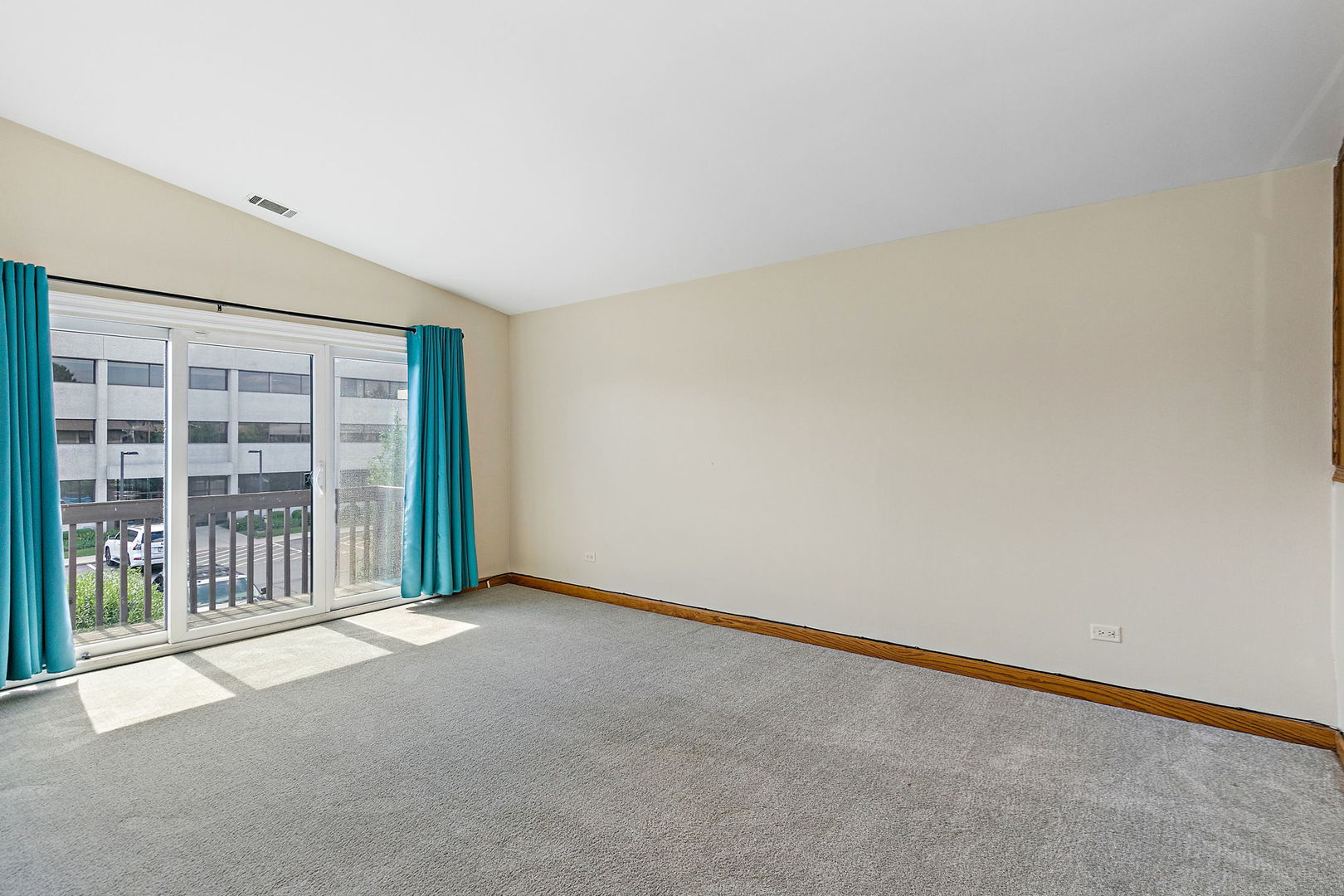 1310 Gifford Court #B, Hanover Park, IL 60133