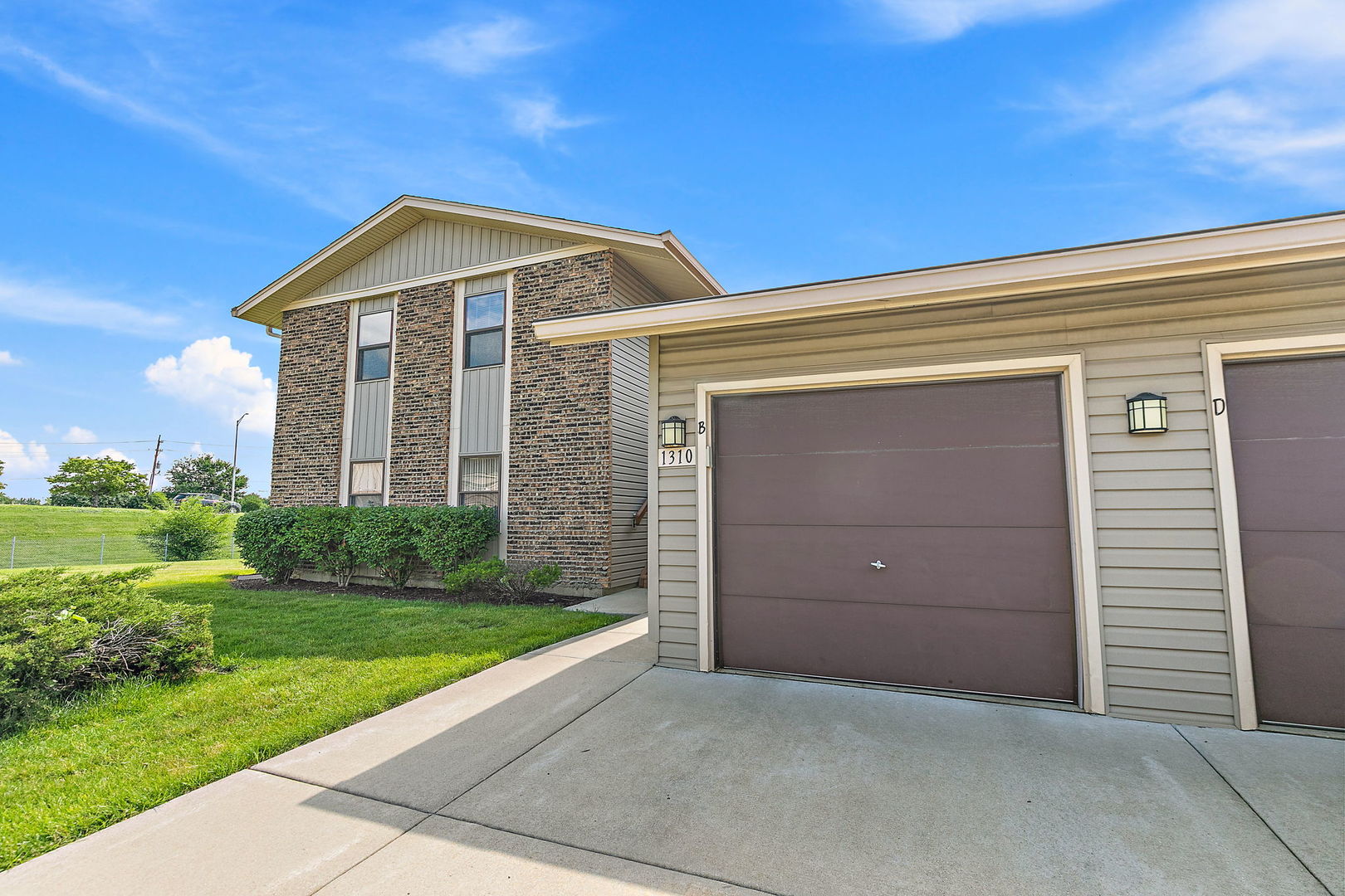 1310 Gifford Court #B, Hanover Park, IL 60133