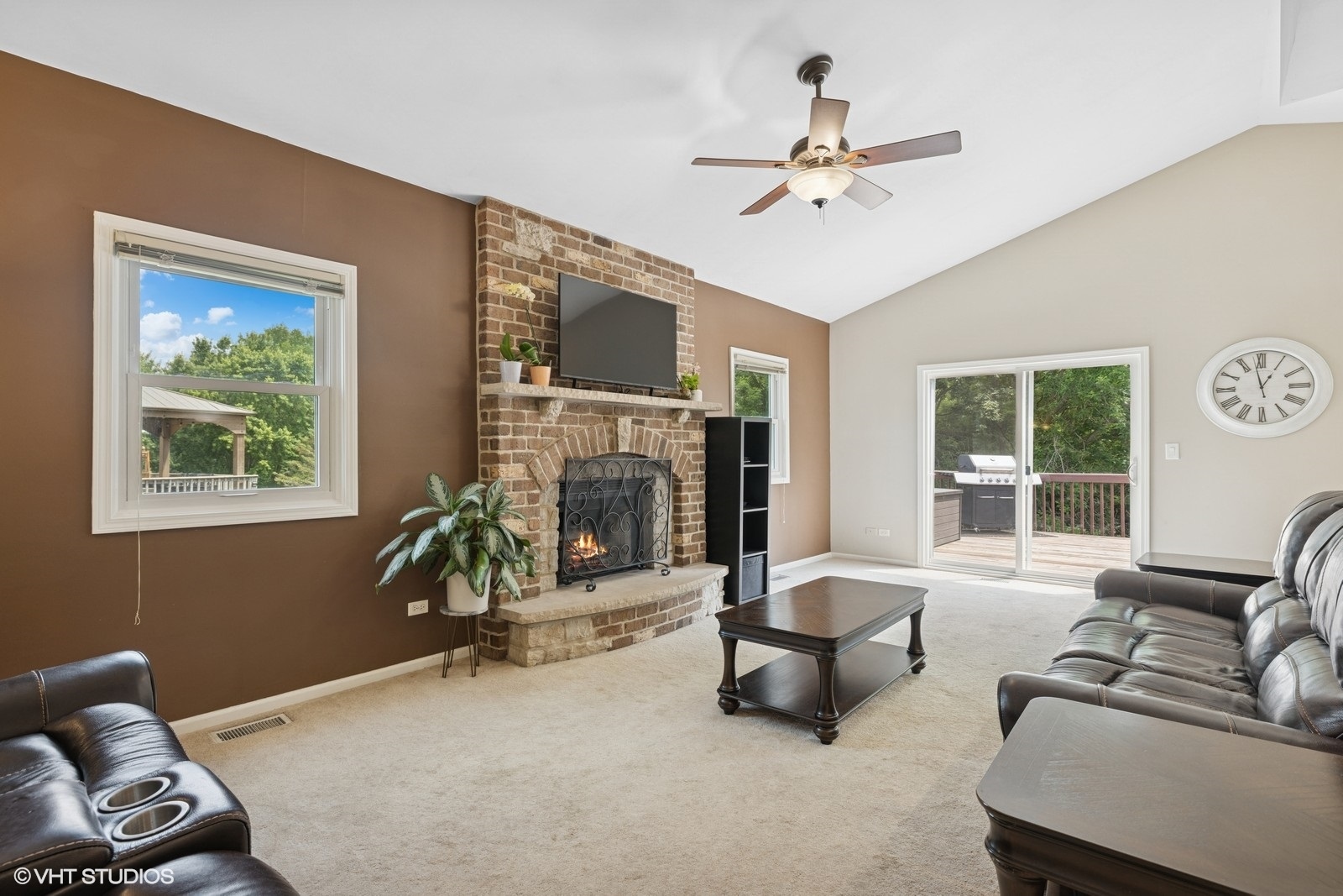 2131 Stewart Lane, West Dundee, IL 60118
