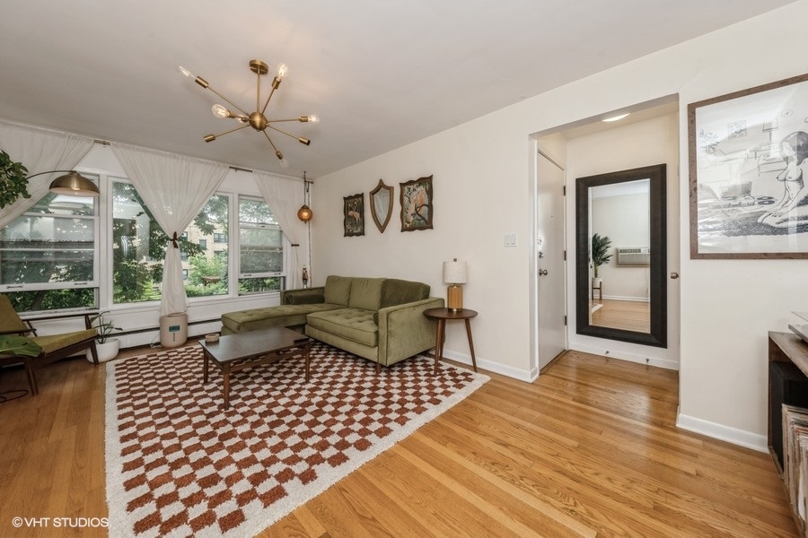 4030 N MOZART Street #3N, Chicago, IL 60618