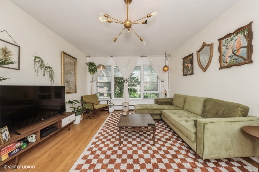 4030 N MOZART Street #3N, Chicago, IL 60618