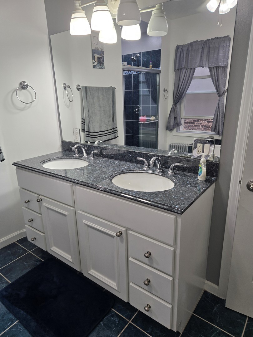 4028 W Crystal Street, Chicago, IL 60651