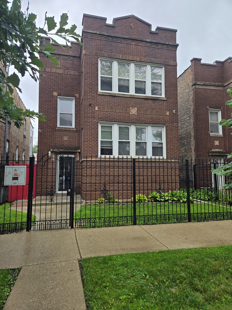 4028 W Crystal Street, Chicago, IL 60651