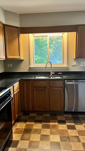 846 S Hawthorne Street, Elmhurst, IL 60126