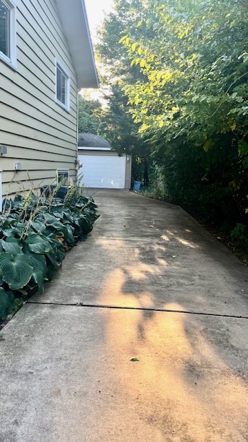 846 S Hawthorne Street, Elmhurst, IL 60126