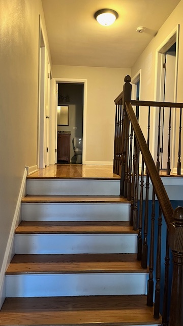 846 S Hawthorne Street, Elmhurst, IL 60126