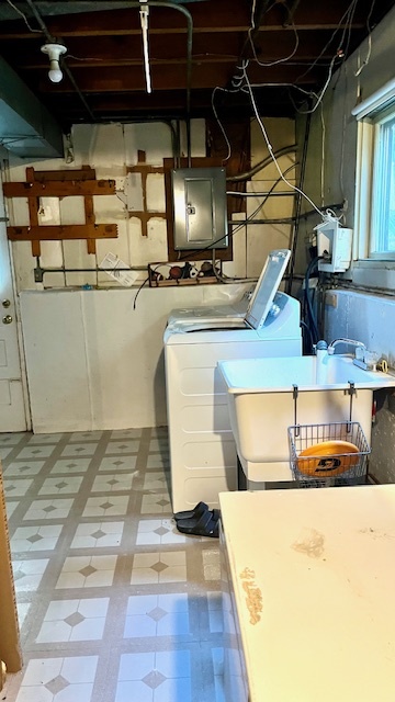 846 S Hawthorne Street, Elmhurst, IL 60126