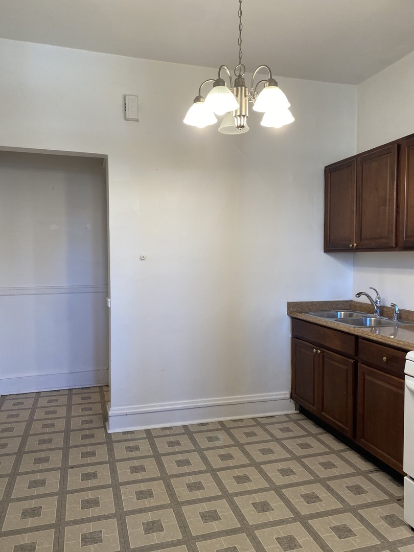 1548 W Highland Avenue #2, Chicago, IL 60660