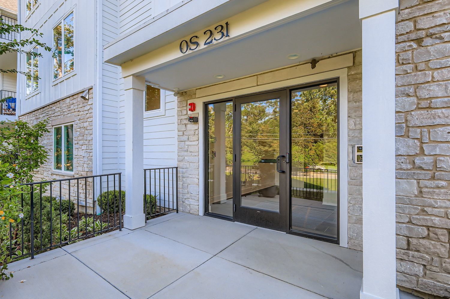 0S231 Winfield Road #101, Winfield, IL 60190