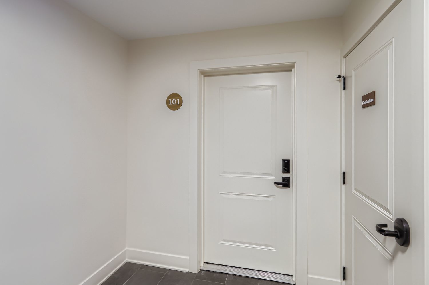 0S231 Winfield Road #101, Winfield, IL 60190