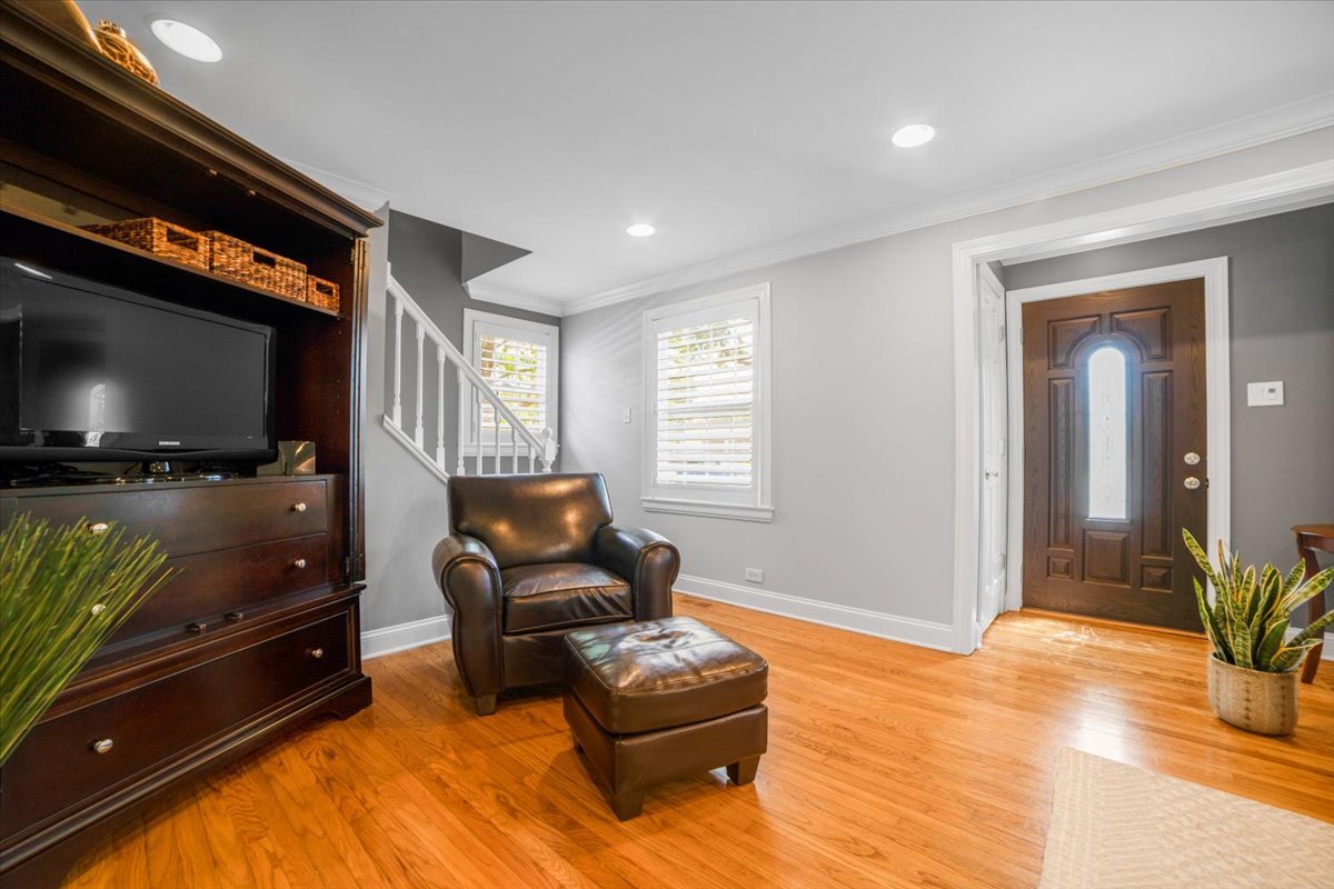 3976 Western Avenue, Western Springs, IL 60558