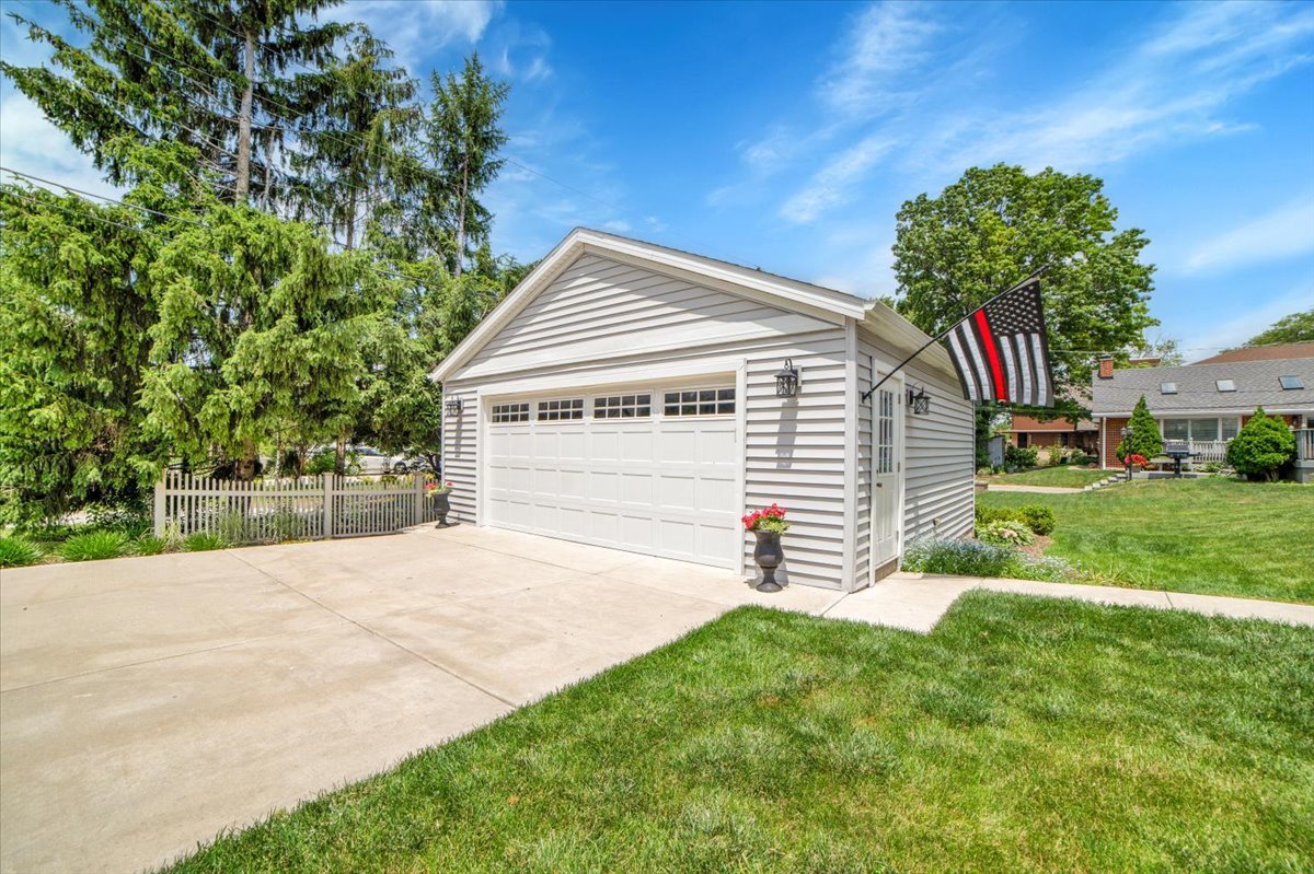 3976 Western Avenue, Western Springs, IL 60558