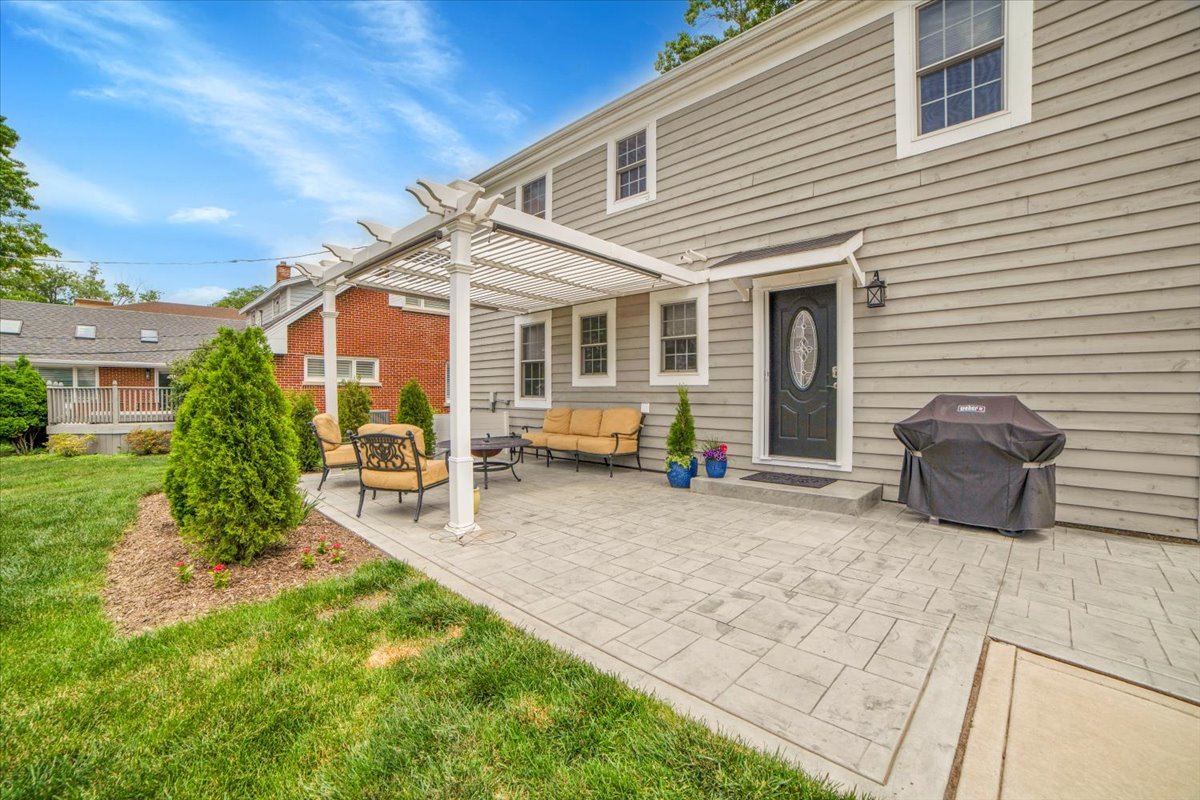 3976 Western Avenue, Western Springs, IL 60558