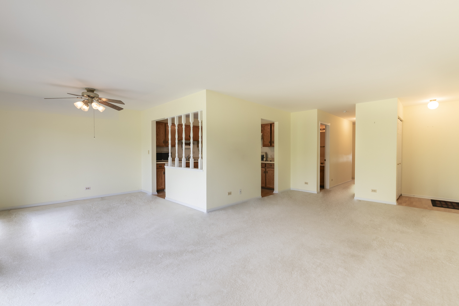 2163 Lancaster Circle #202B, Naperville, IL 60565