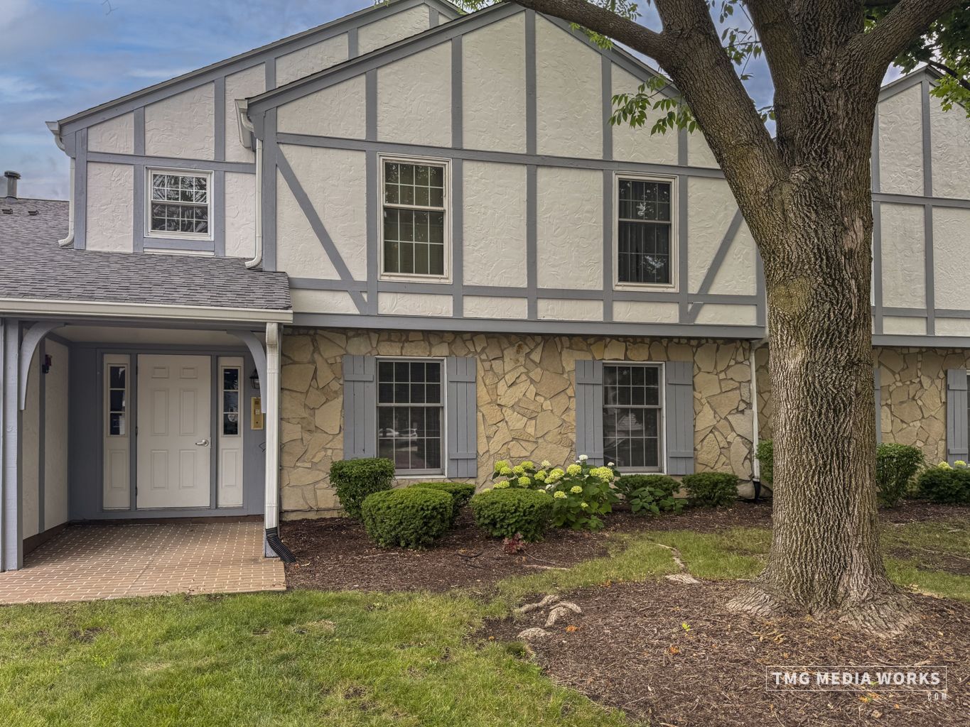 2163 Lancaster Circle #202B, Naperville, IL 60565