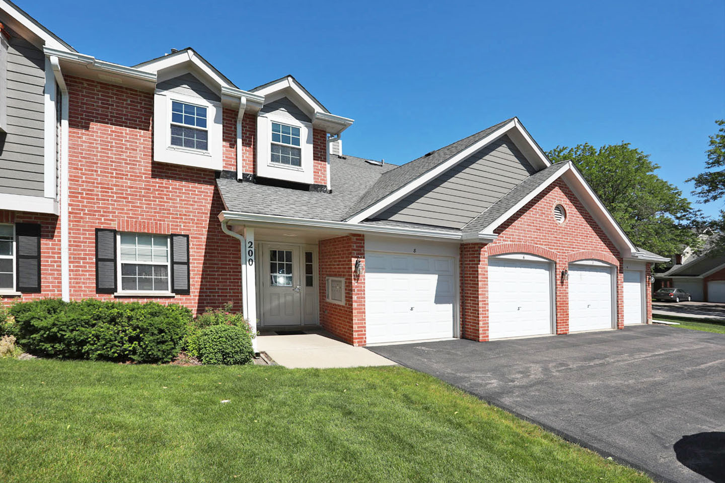 200 Charleston Court #5, Schaumburg, IL 60193