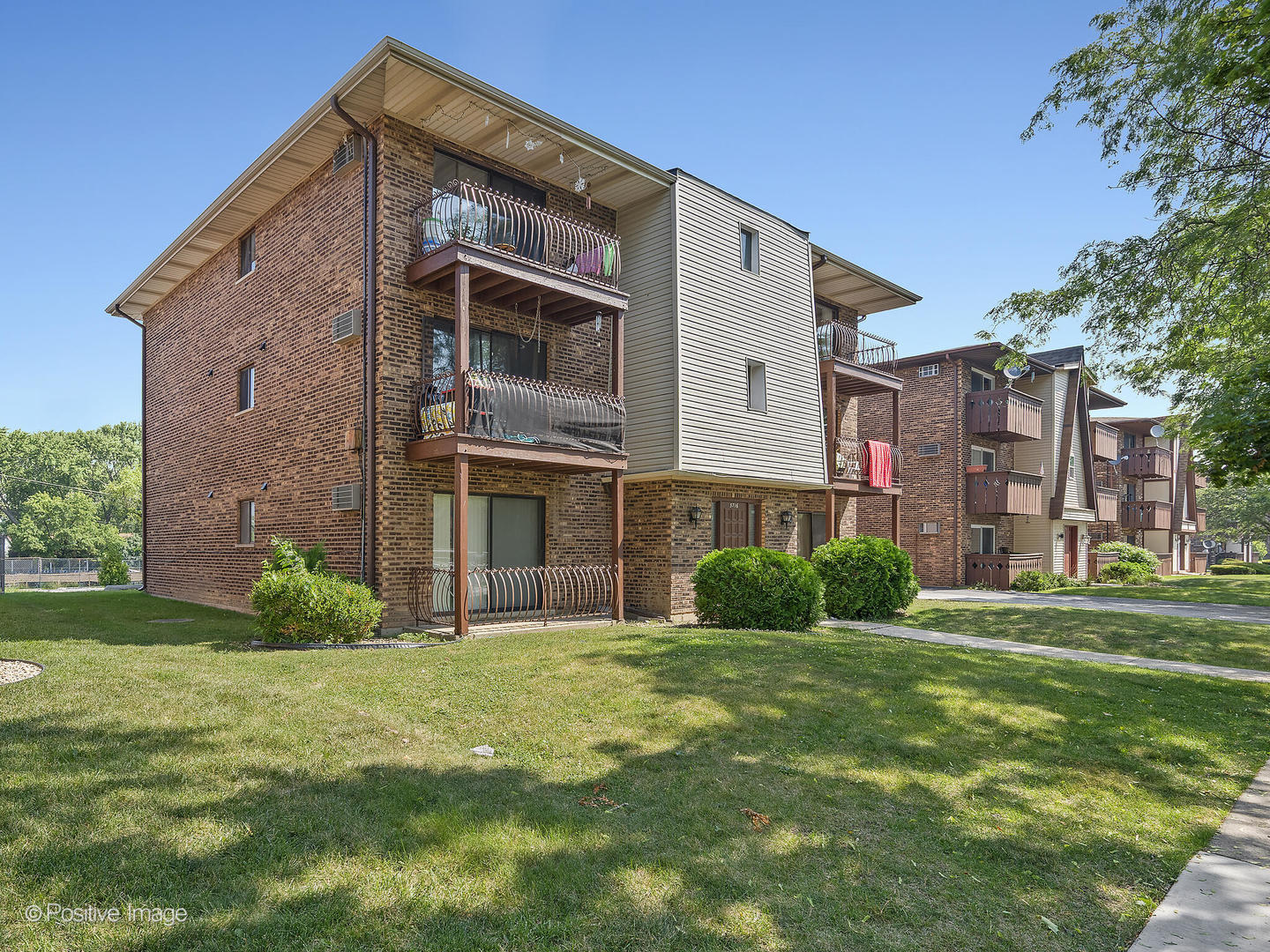 5716 Independence Avenue, Oak Forest, IL 60452