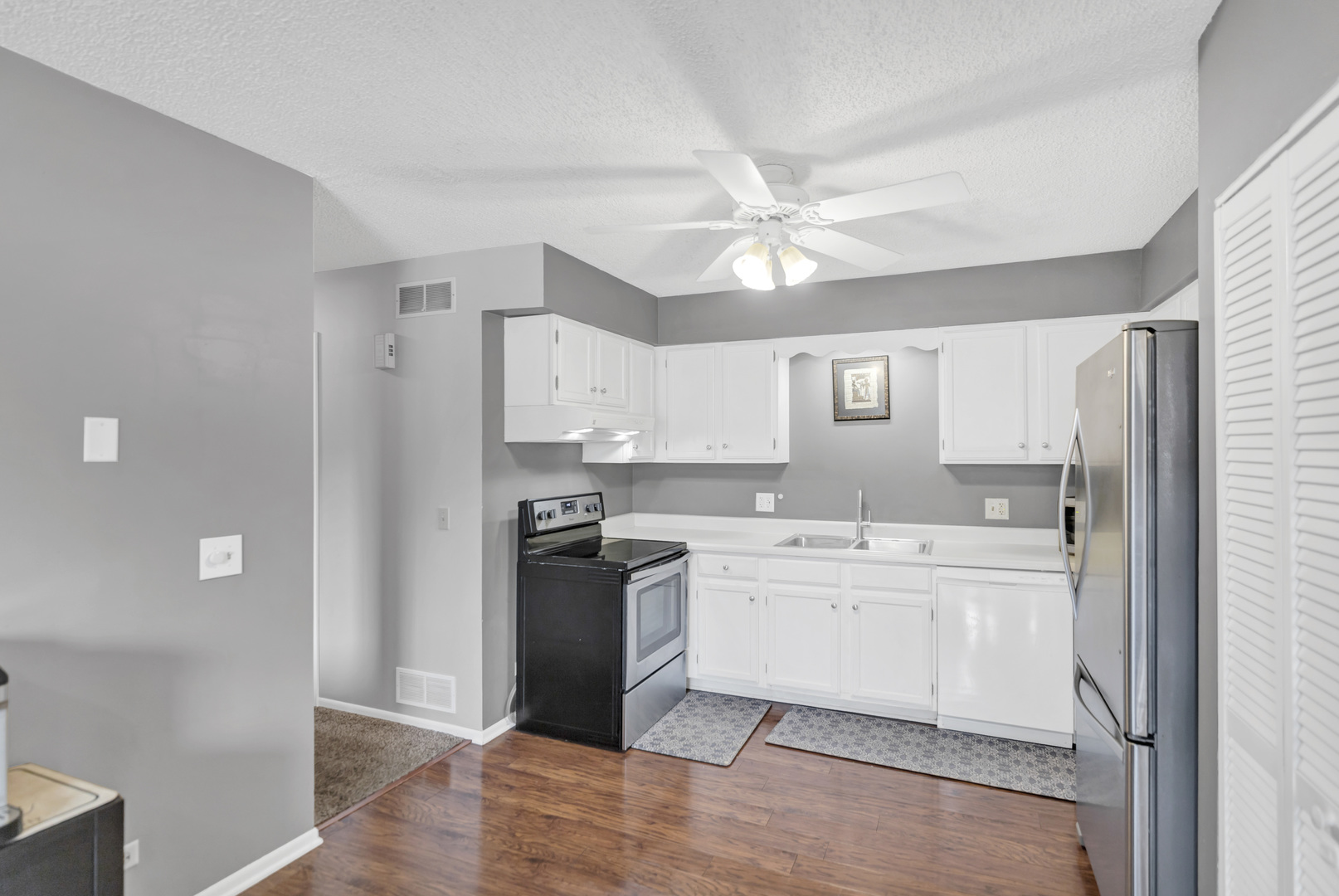 1025 Manchester Court #1025, South Elgin, IL 60177