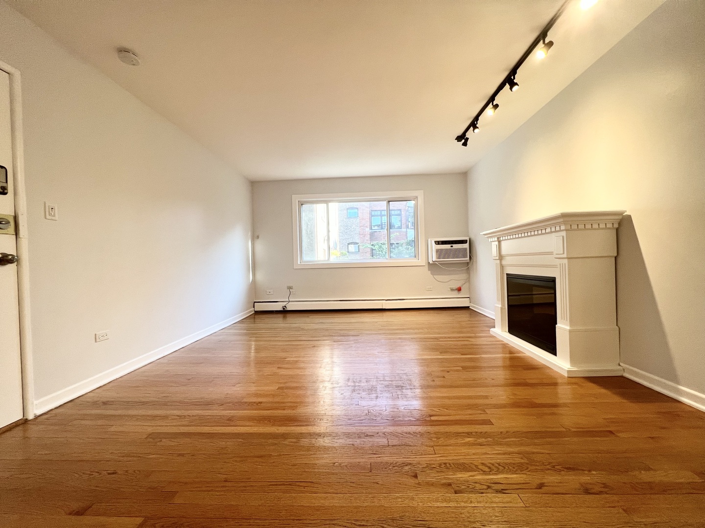 547 Sheridan Road #2W, Evanston, IL 60202