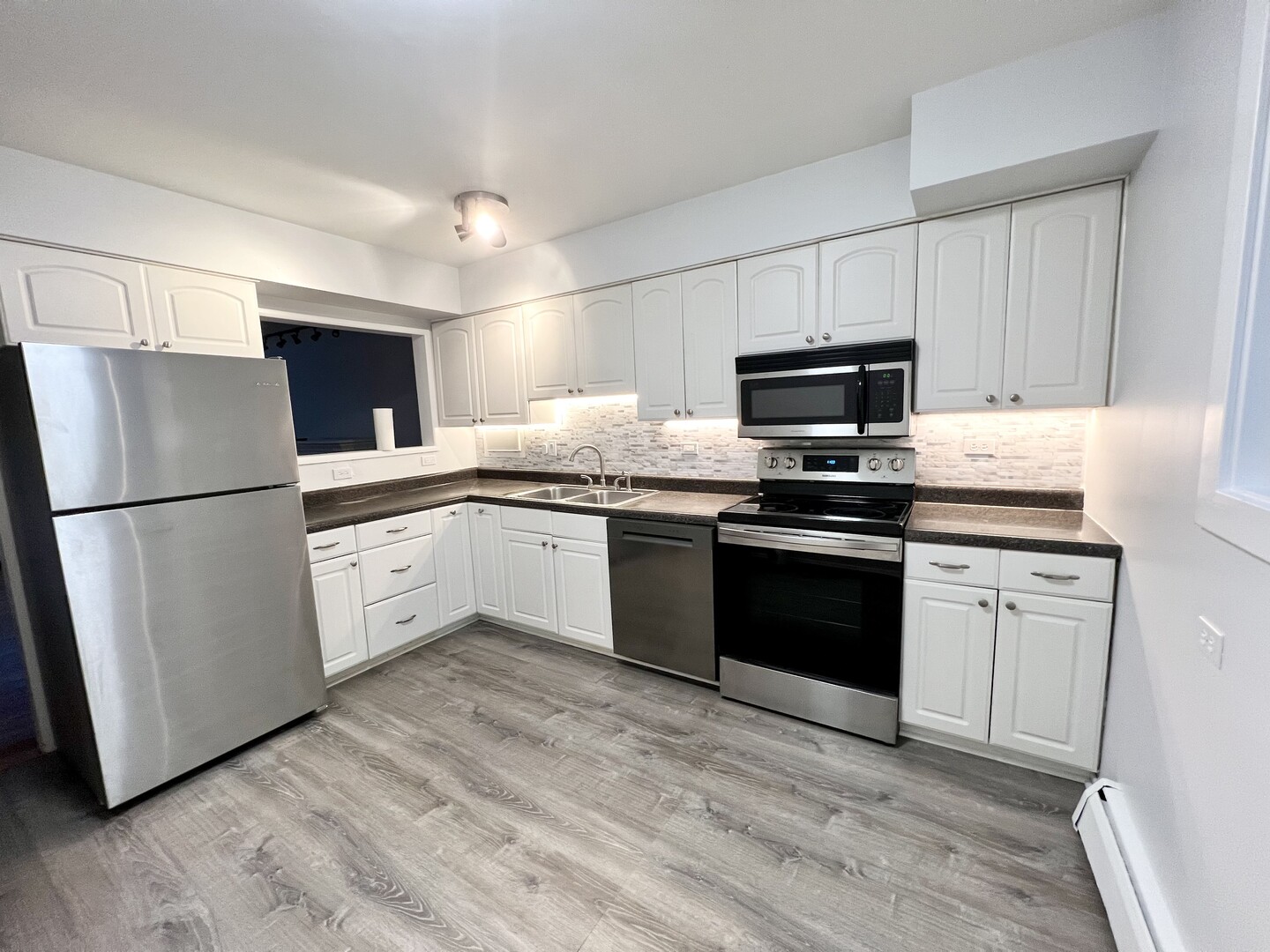 547 Sheridan Road #2W, Evanston, IL 60202