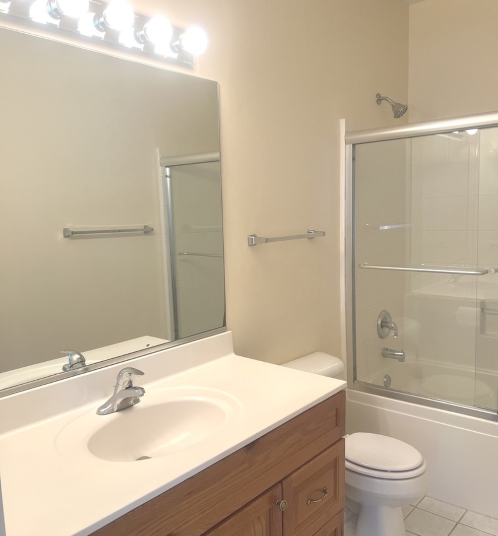448 BAY TREE Circle, Vernon Hills, IL 60061