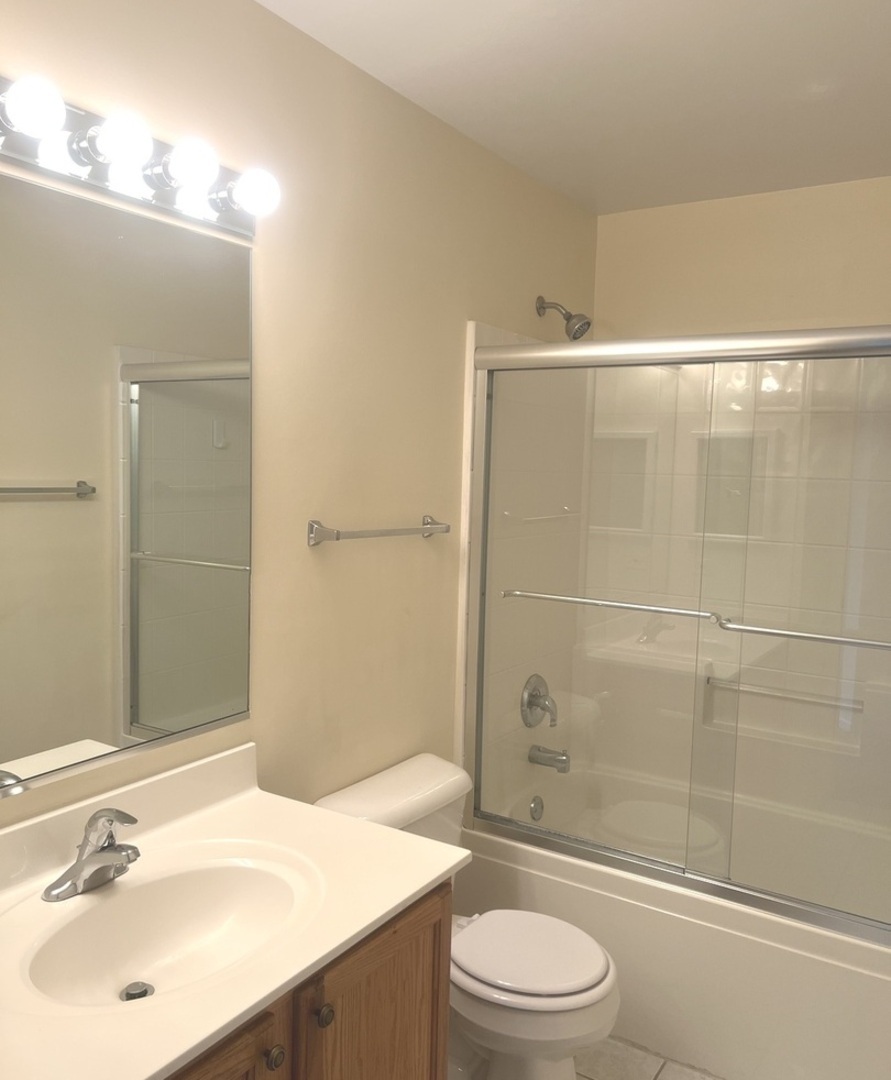 448 BAY TREE Circle, Vernon Hills, IL 60061