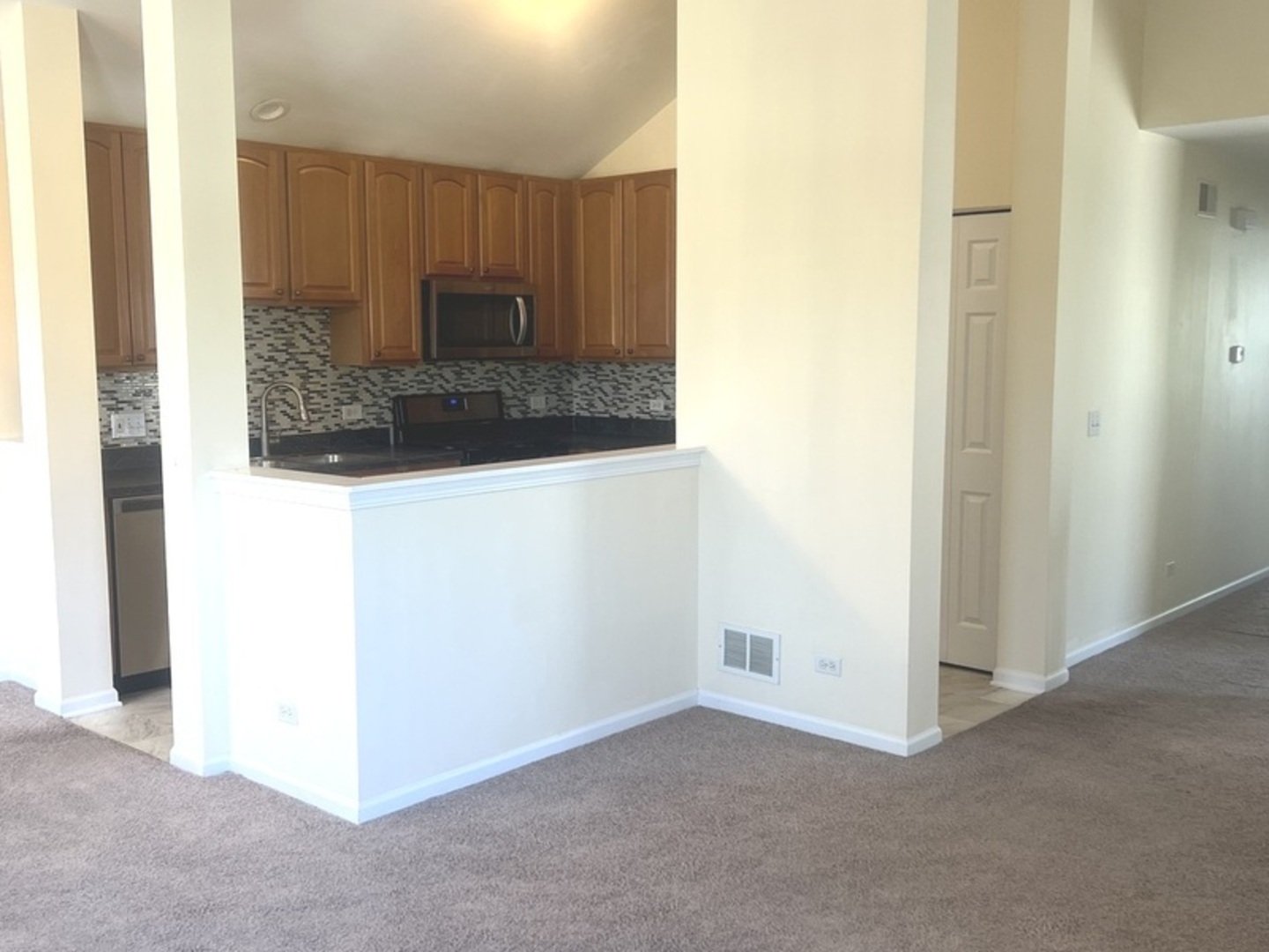 448 BAY TREE Circle, Vernon Hills, IL 60061