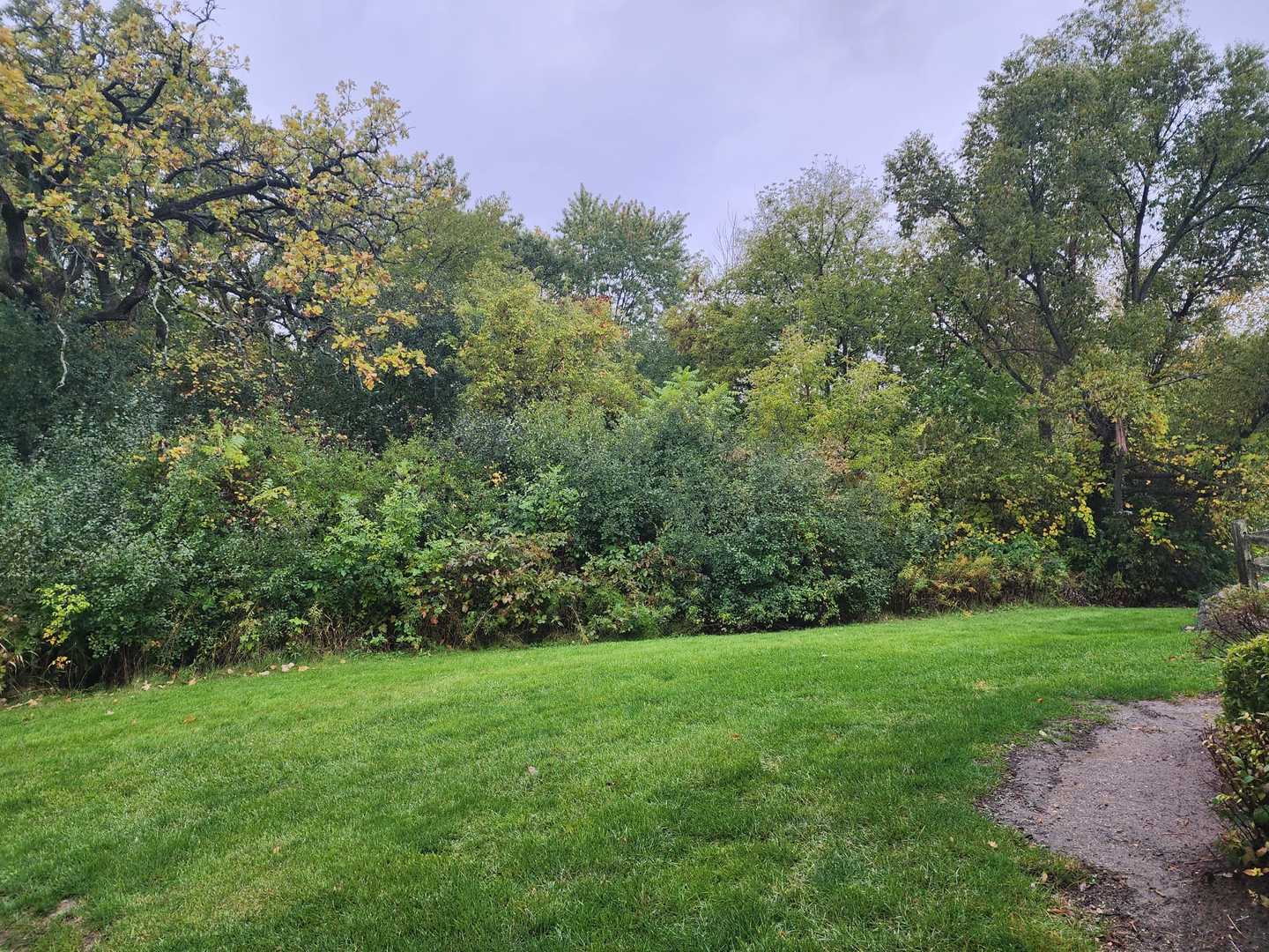 320 Crestview Drive #B, Wauconda, IL 60084