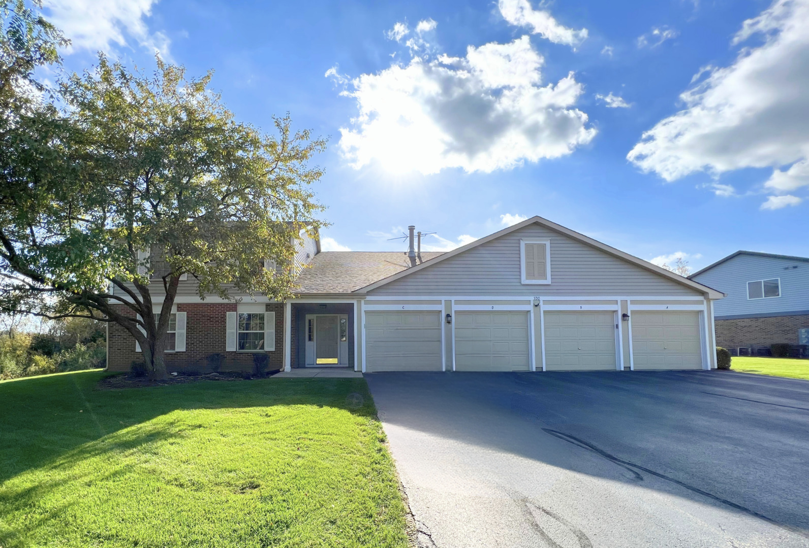 320 Crestview Drive #B, Wauconda, IL 60084