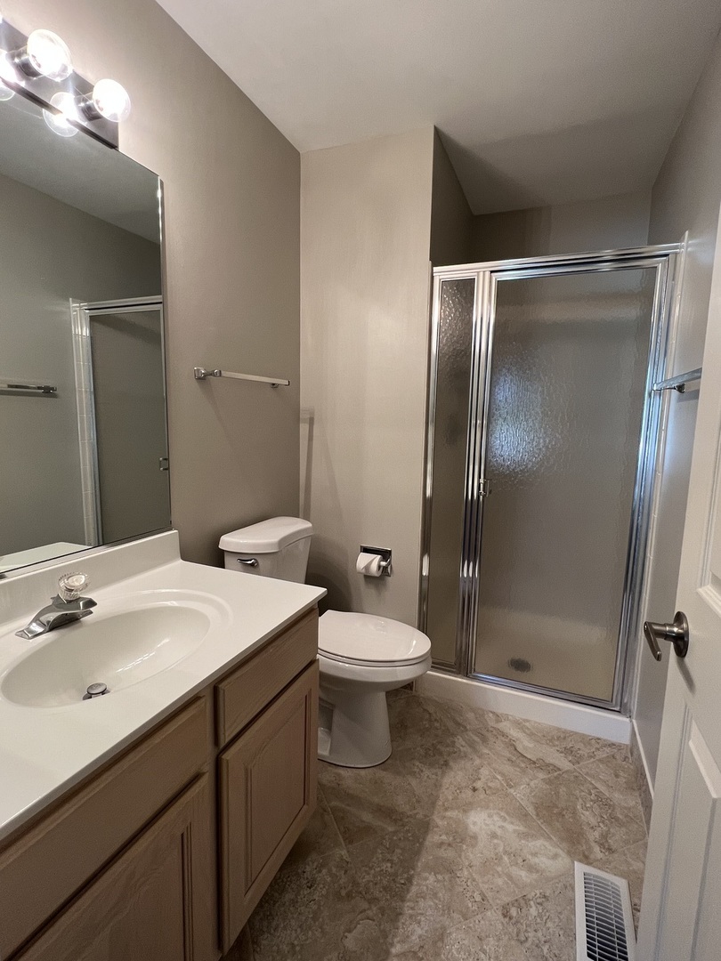320 Crestview Drive #B, Wauconda, IL 60084