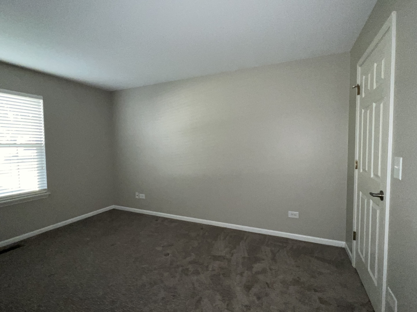 320 Crestview Drive #B, Wauconda, IL 60084