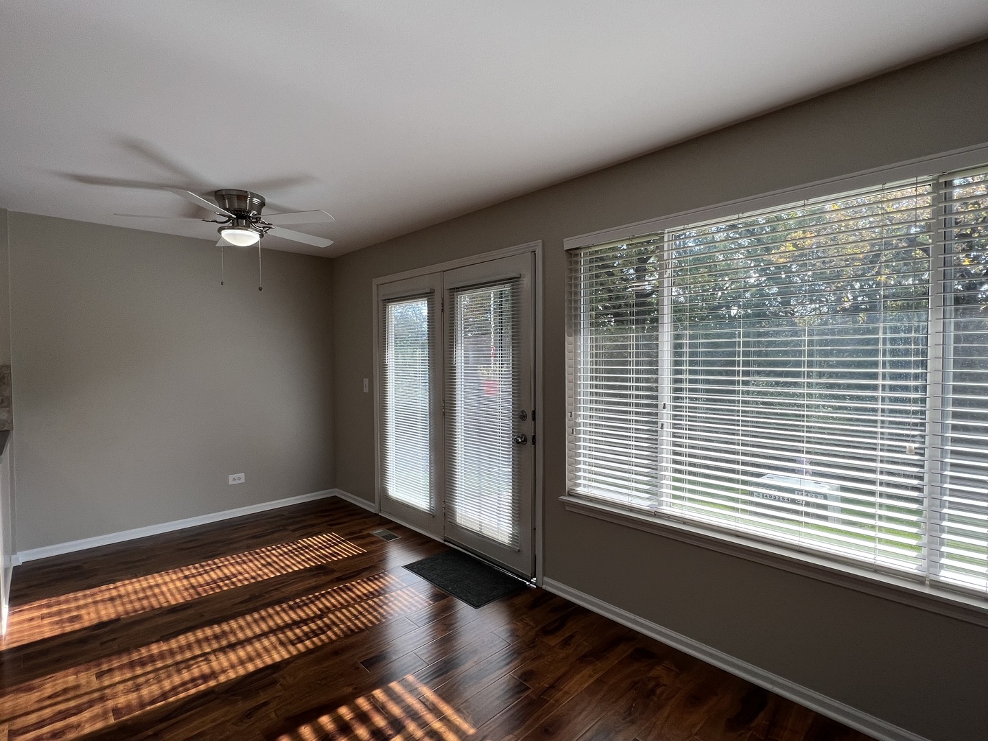 320 Crestview Drive #B, Wauconda, IL 60084