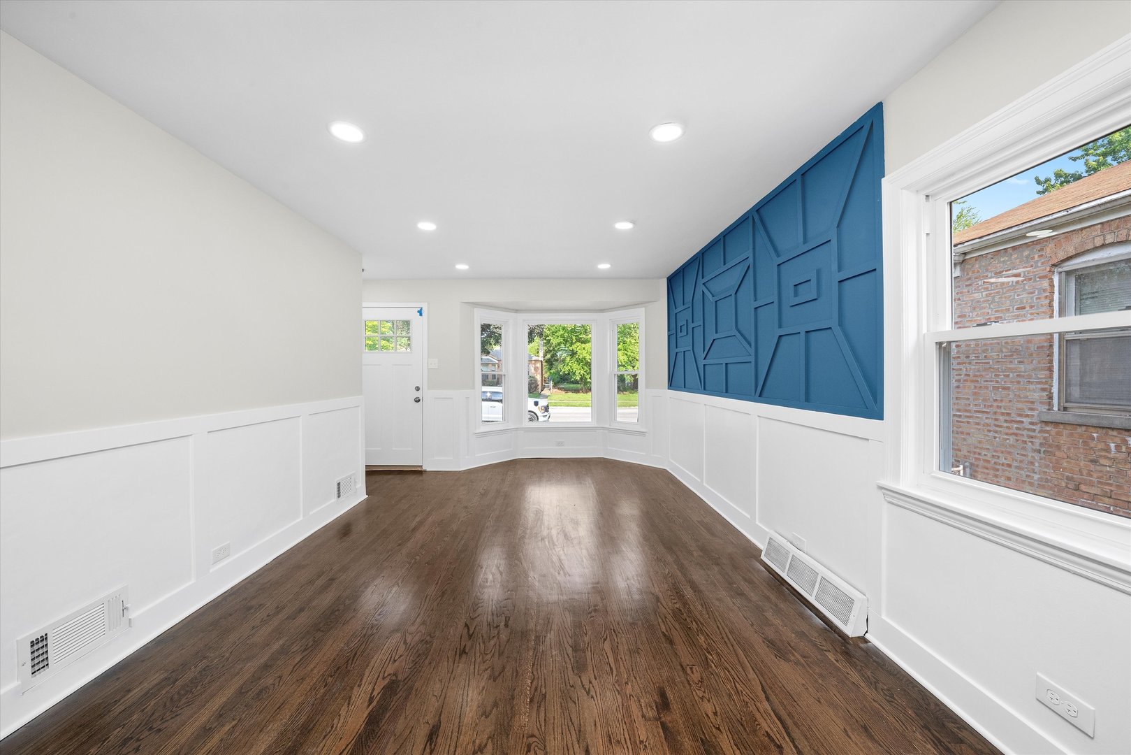 14107 S State Street, Riverdale, IL 60827