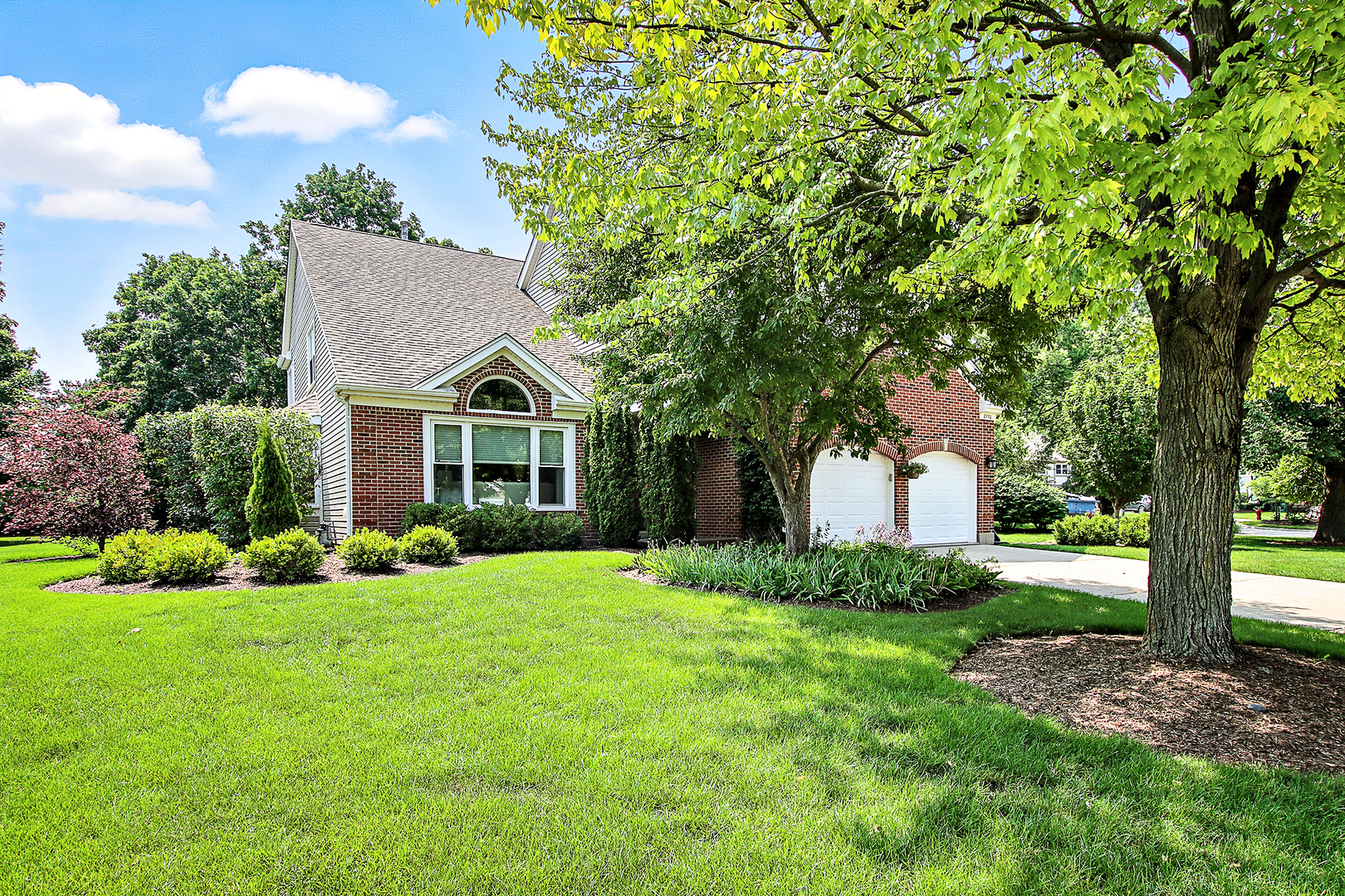 2770 Sandalwood Road, Buffalo Grove, IL 60089