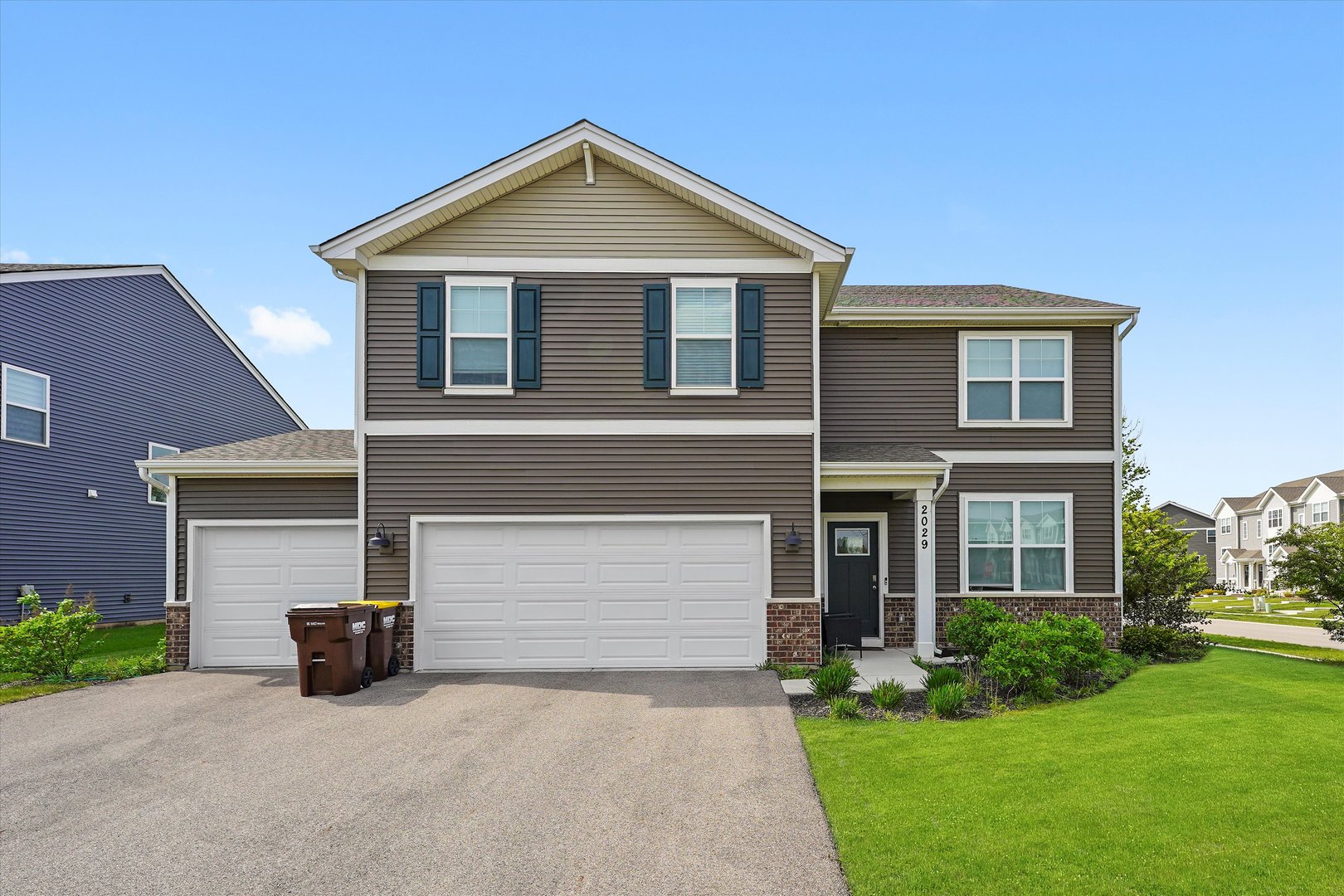 2029 Magnolia Lane, Wonder Lake, IL 60097