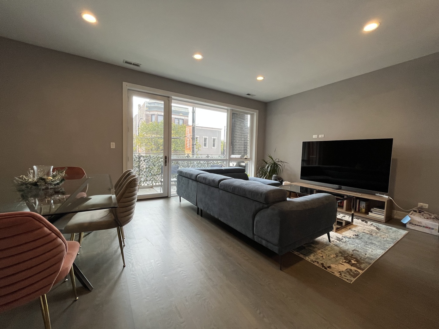 2054 W CHICAGO Avenue #3, Chicago, IL 60622
