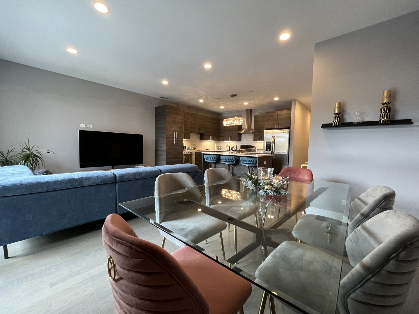 2054 W CHICAGO Avenue #3, Chicago, IL 60622