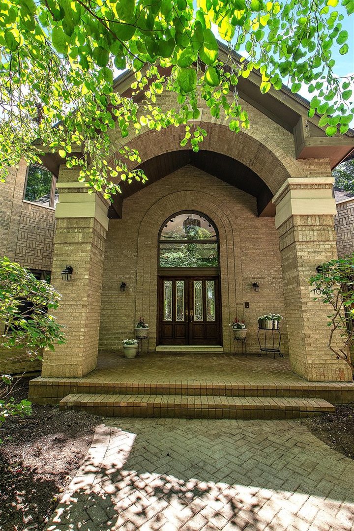 1018 S Butternut Circle, Frankfort, IL 60423