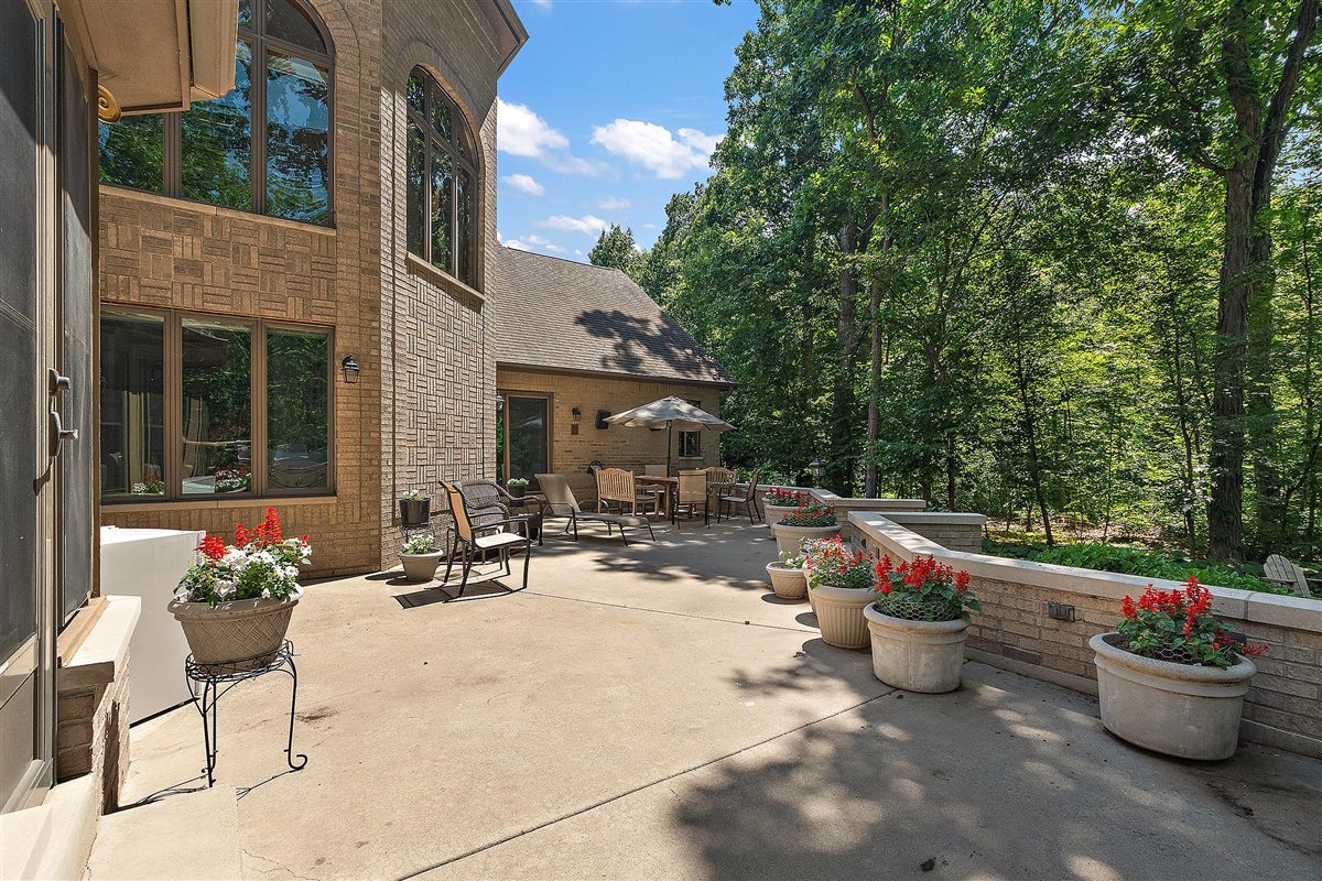 1018 S Butternut Circle, Frankfort, IL 60423