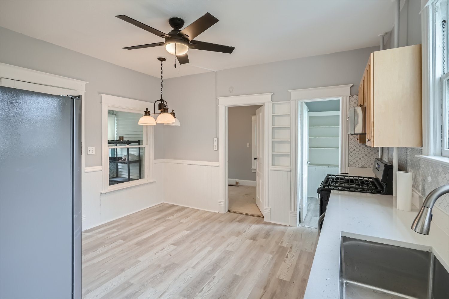 323 3rd Street #1, Libertyville, IL 60048