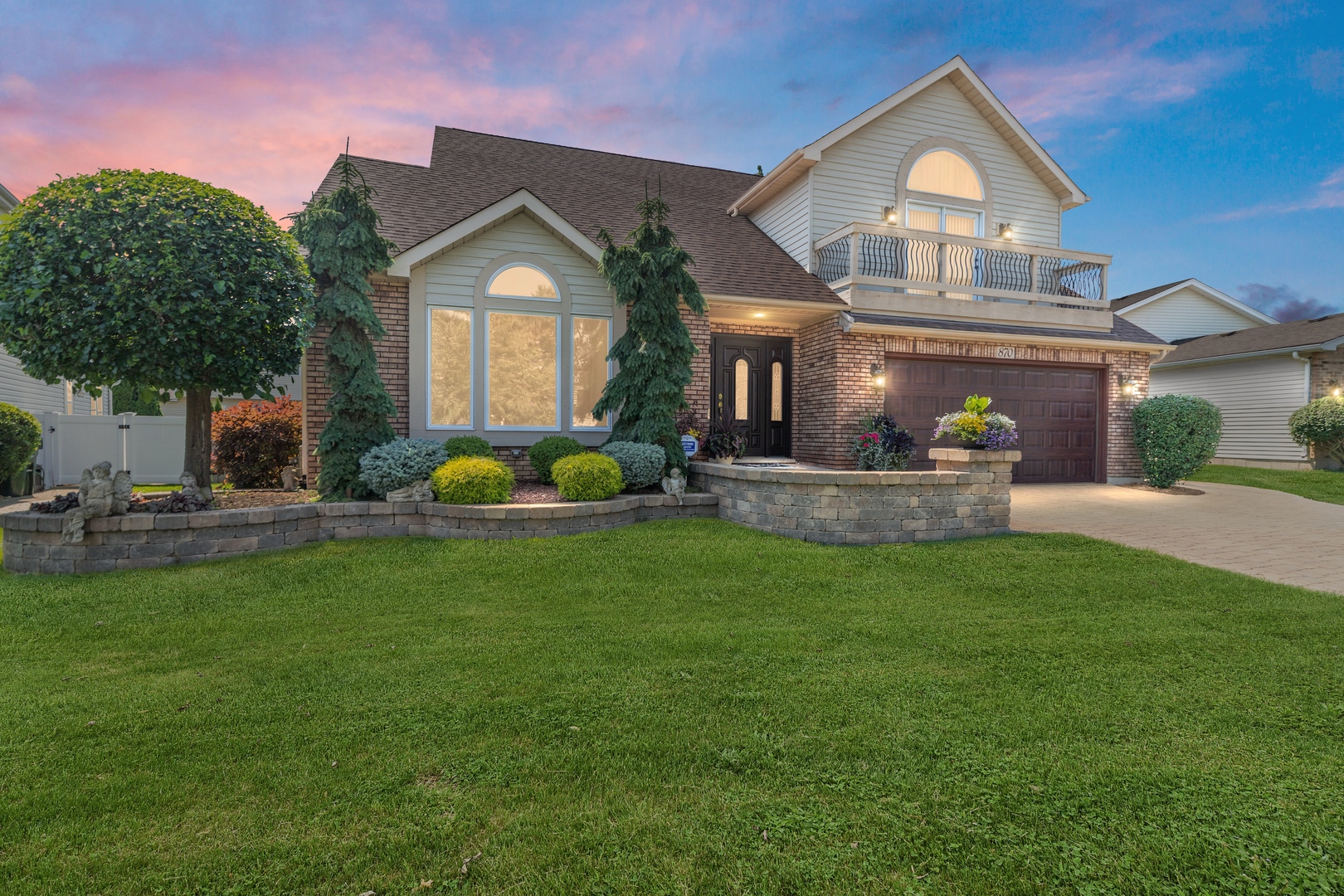 870 Malibu Court, Carol Stream, IL 60188