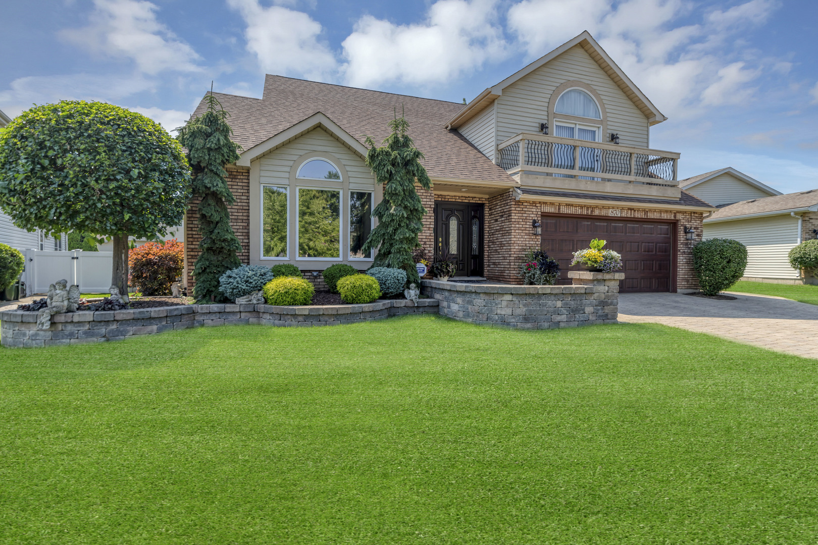 870 Malibu Court, Carol Stream, IL 60188