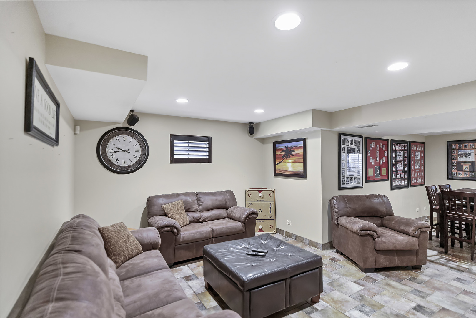 870 Malibu Court, Carol Stream, IL 60188