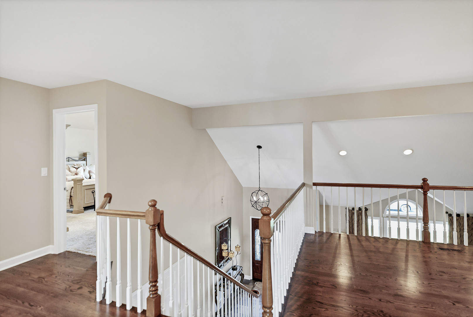 870 Malibu Court, Carol Stream, IL 60188