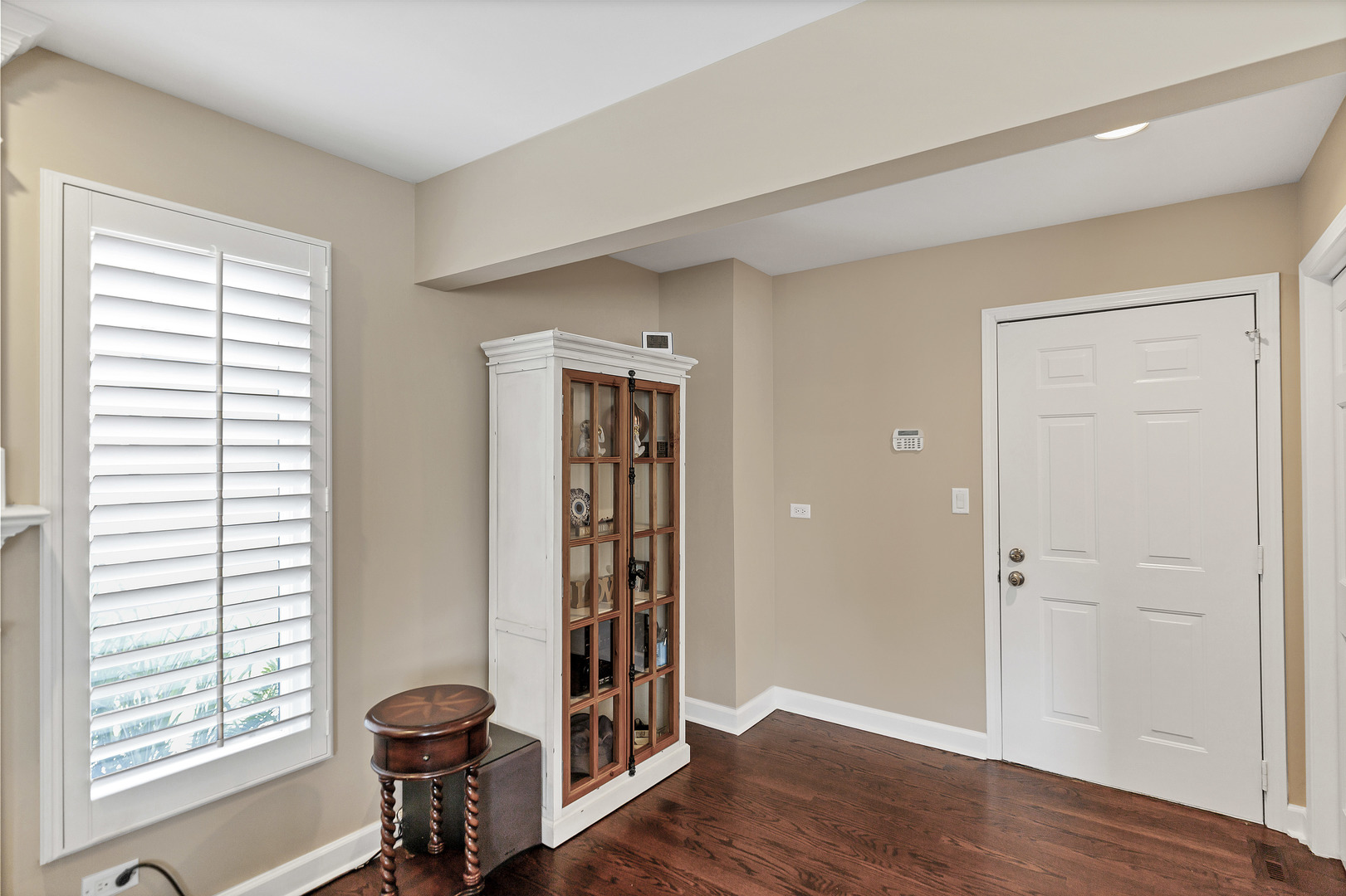 870 Malibu Court, Carol Stream, IL 60188