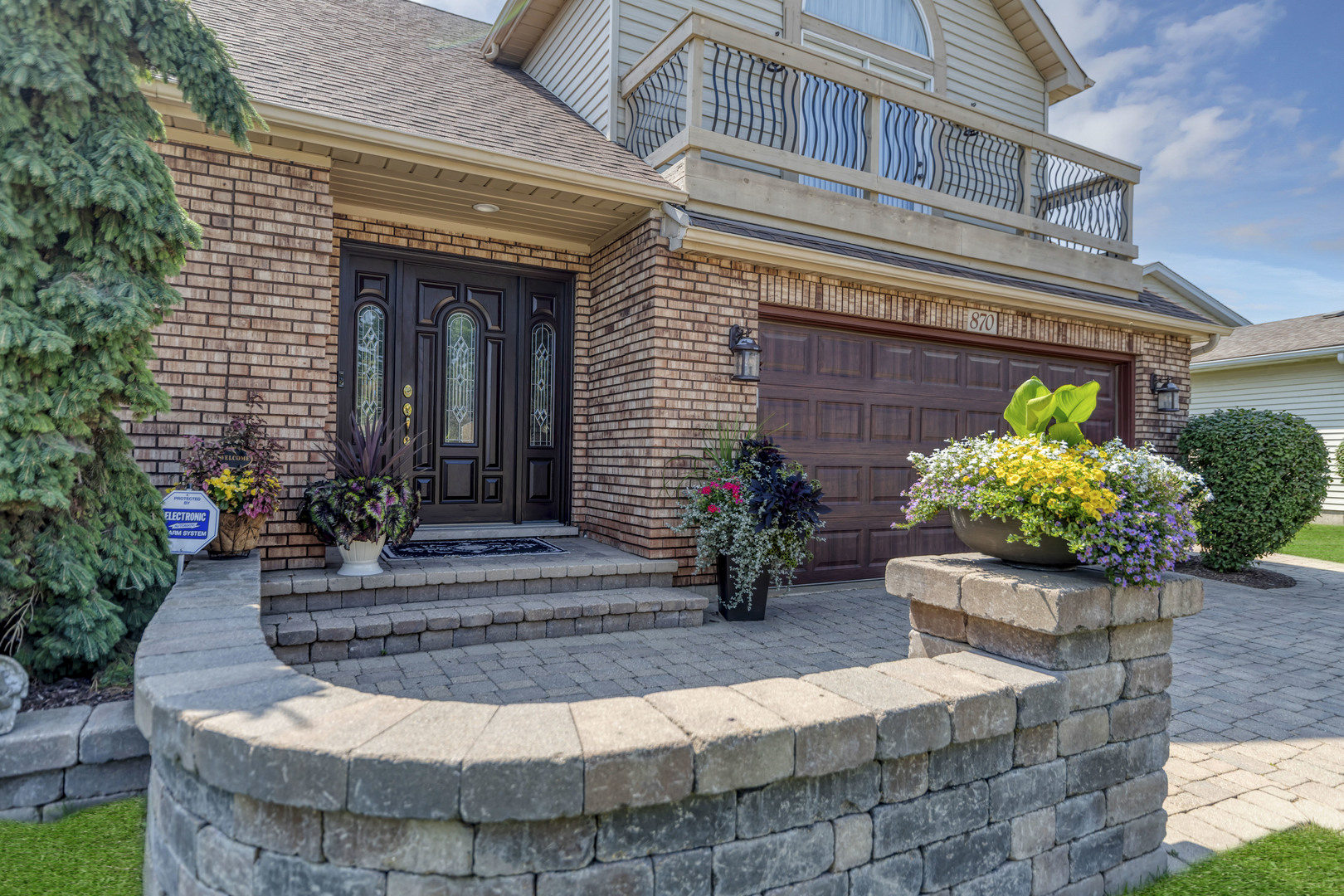 870 Malibu Court, Carol Stream, IL 60188