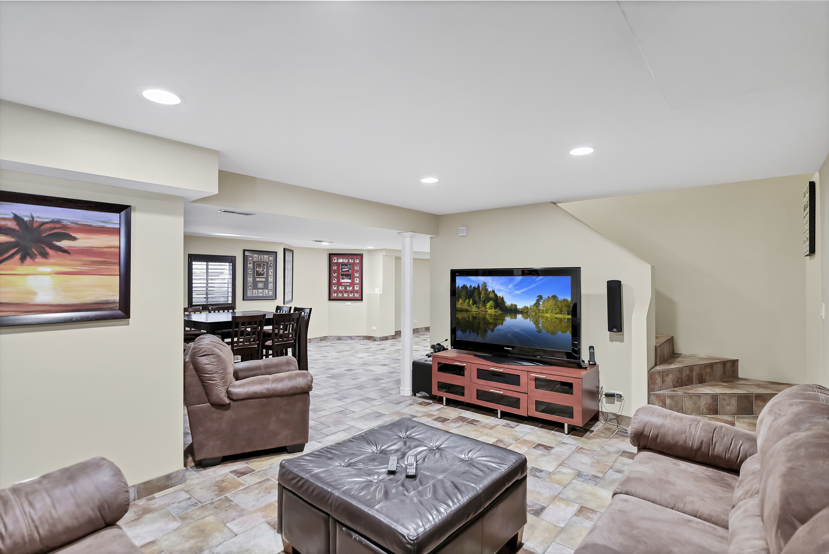 870 Malibu Court, Carol Stream, IL 60188