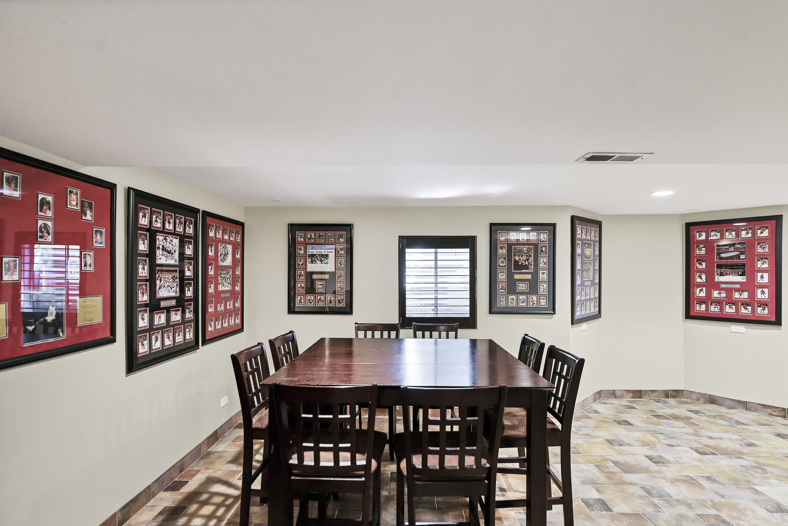 870 Malibu Court, Carol Stream, IL 60188