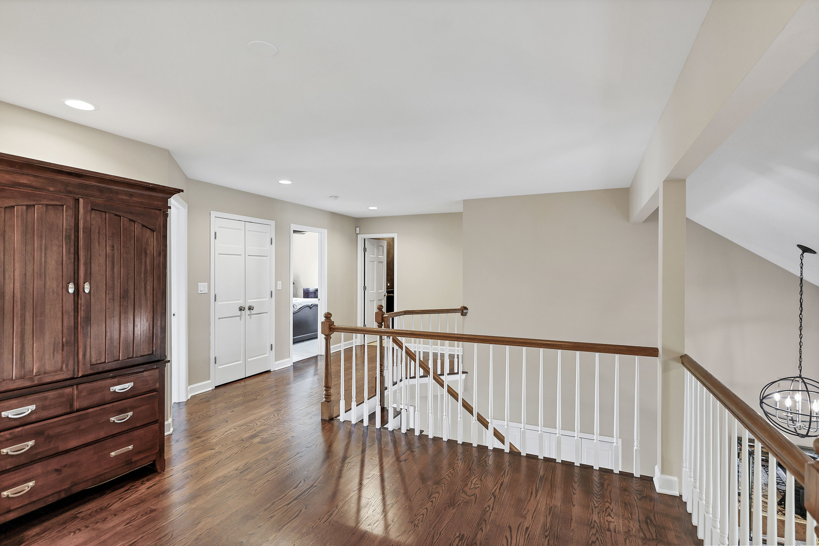 870 Malibu Court, Carol Stream, IL 60188