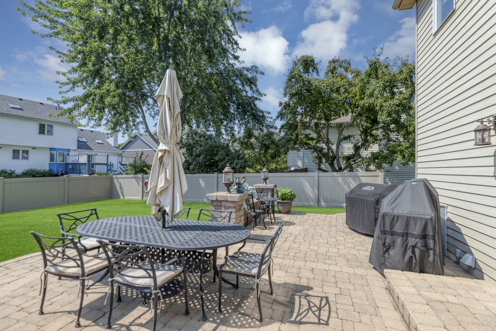 870 Malibu Court, Carol Stream, IL 60188